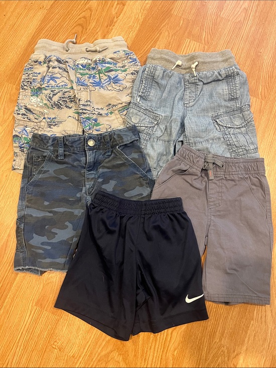 GAP Other - Boys Size 4-5 Short Bundle